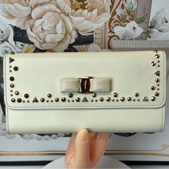 Salvatore Ferragamo Studded Bow Leather Continental Wallet 🤩 - Picture 4 of 17